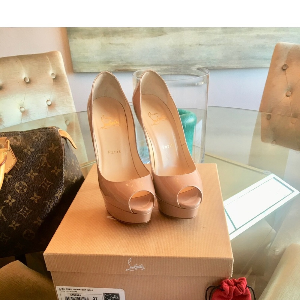 Gorgeous Louboutin Lady Peeps in Nude…excellent condition